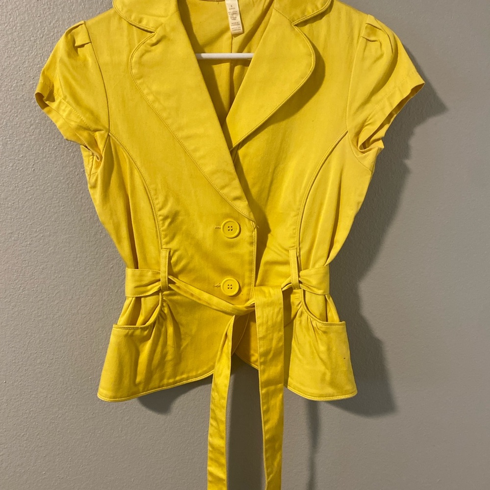 Ambiance Vibrant Yellow Dress Blazer with belt. Women’s small